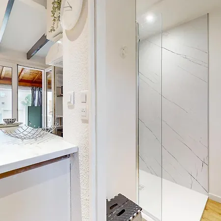 1 Bedroom Cozy In *