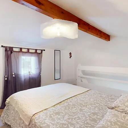 1 Bedroom Beautiful In Dolus-doleron *
