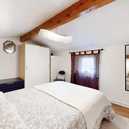 1 Bedroom Cozy In